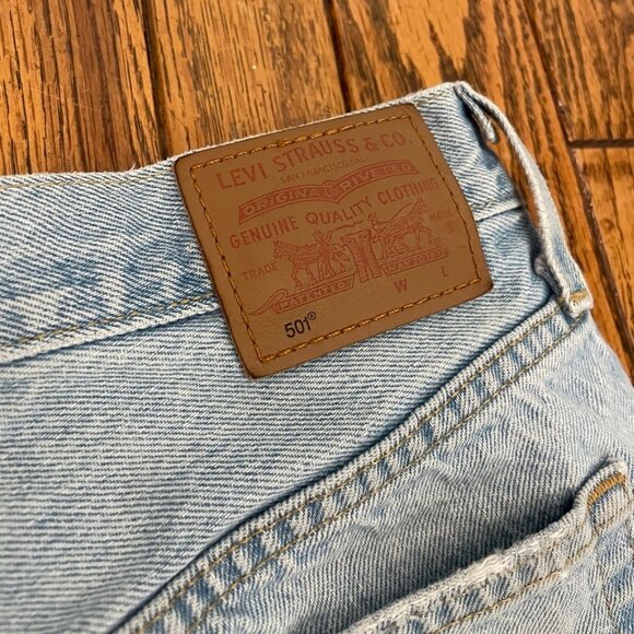 Levi's 501 Jean Cutoff Shorts Light Blue W27 - Picture 3 of 4